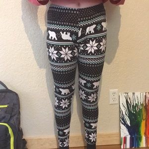 Christmas themed leggings! 🎅🏻🎄